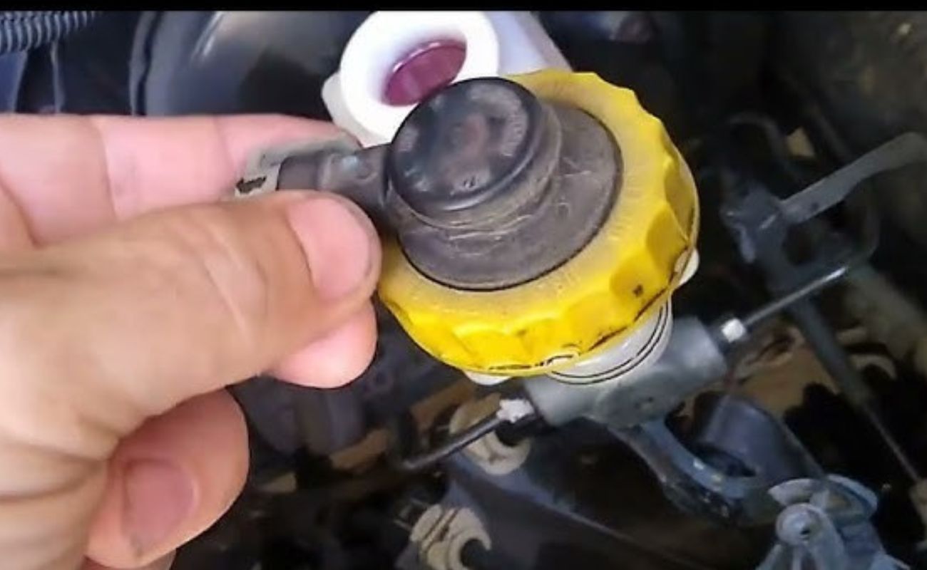 Troca de Fluido de Freio: Quando e Por Que é Essencial