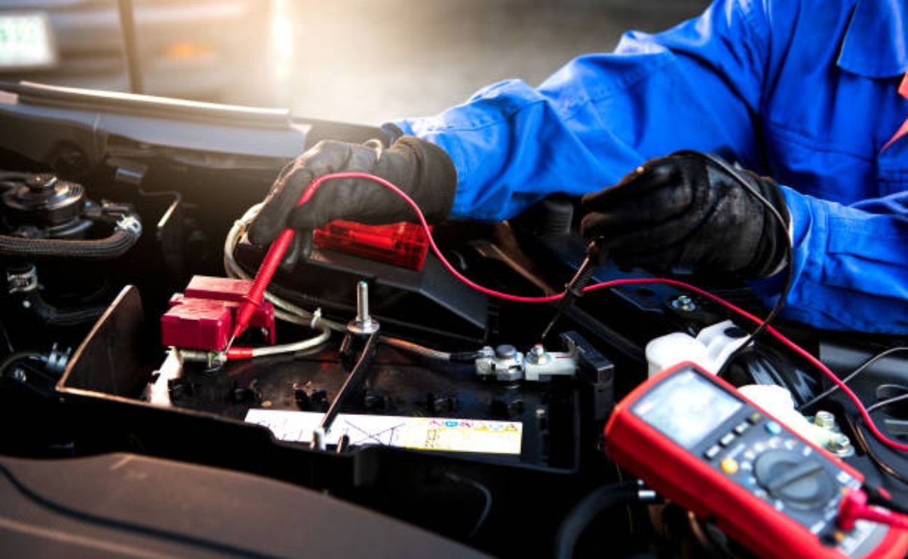 Carros elétricos no Brasil: os mecânicos realmente sabem lidar com essa nova tecnologia?
